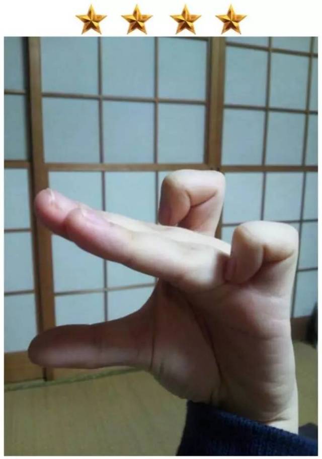 女生之间污污的动作(女生之间污污的小表情包)