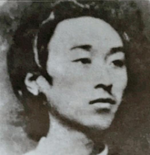 宁死不屈的拼音(宁死不屈拼音大写)