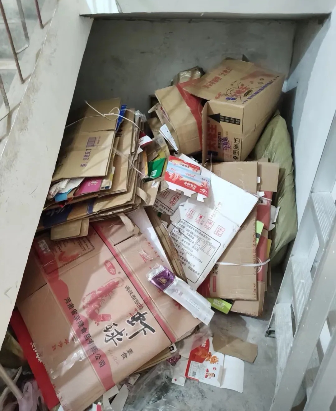 今天废纸箱多少钱一斤(收破烂一个月能赚多少钱) 今天废纸箱多少钱一斤(收破烂一个月能赚多少钱)