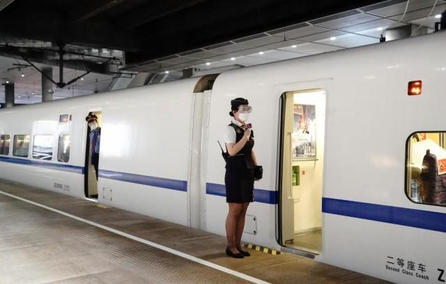 d2152次列车途经站点(g1102次列车时刻表查询)