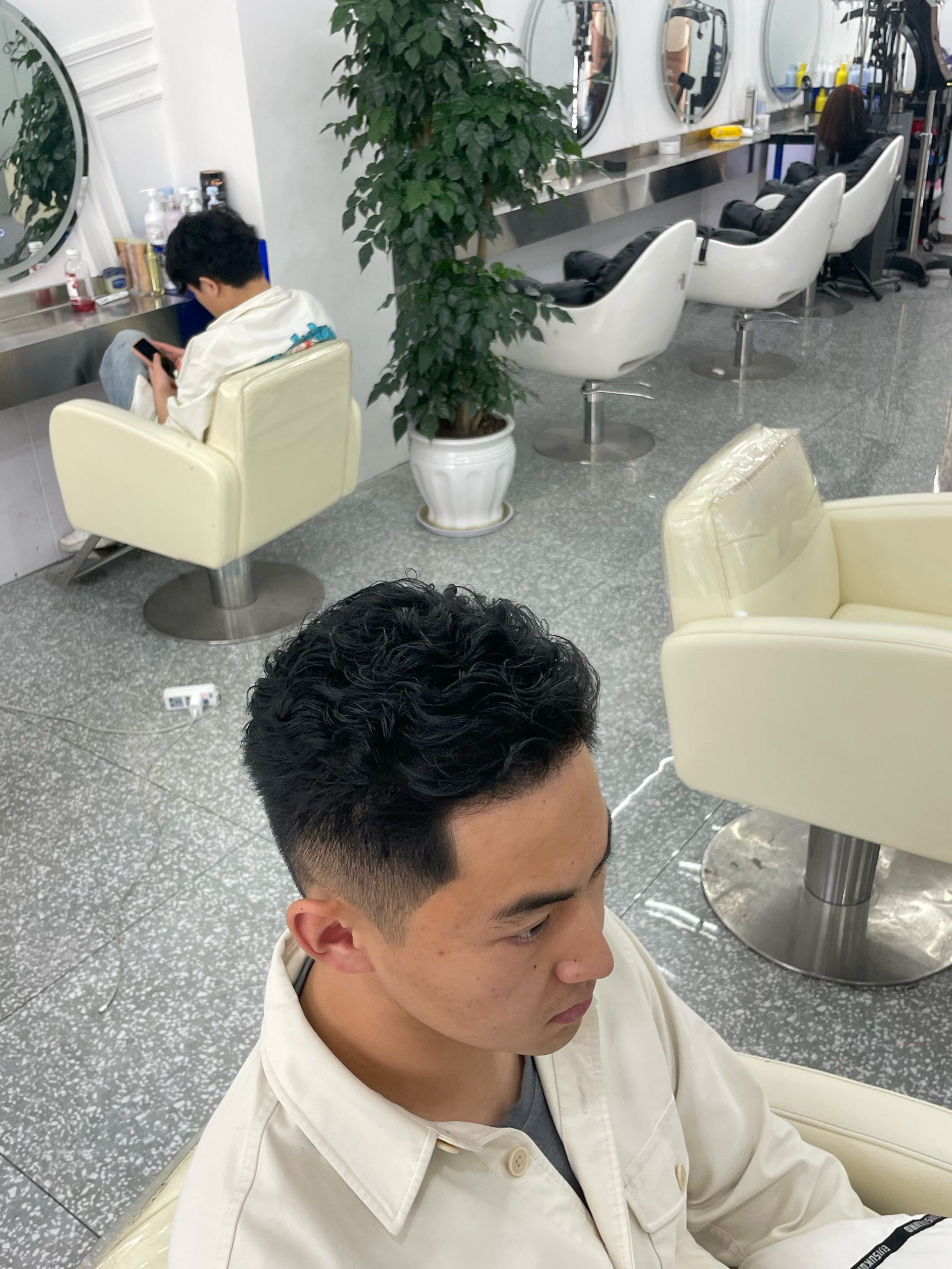 37分发型(37分发型适合什么年龄) 37分发型(37分发型适合什么年龄)