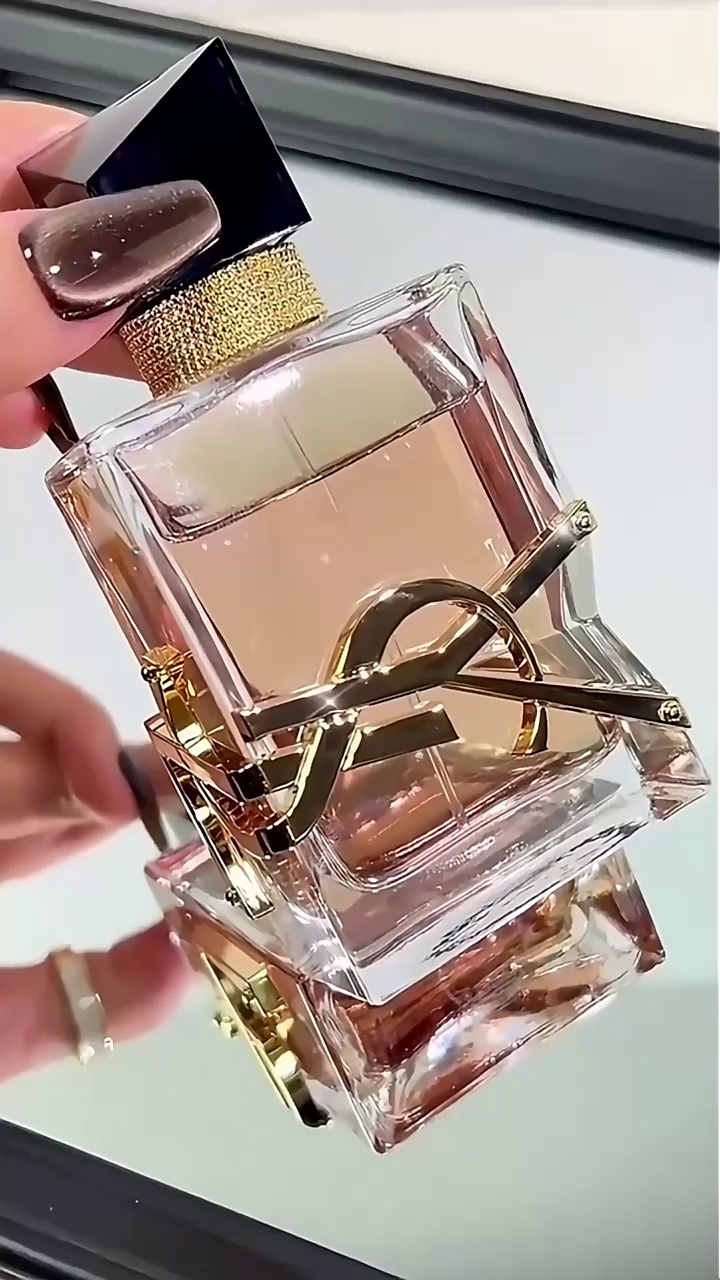 女士化妆品(女士化妆品套装哪个牌子好)