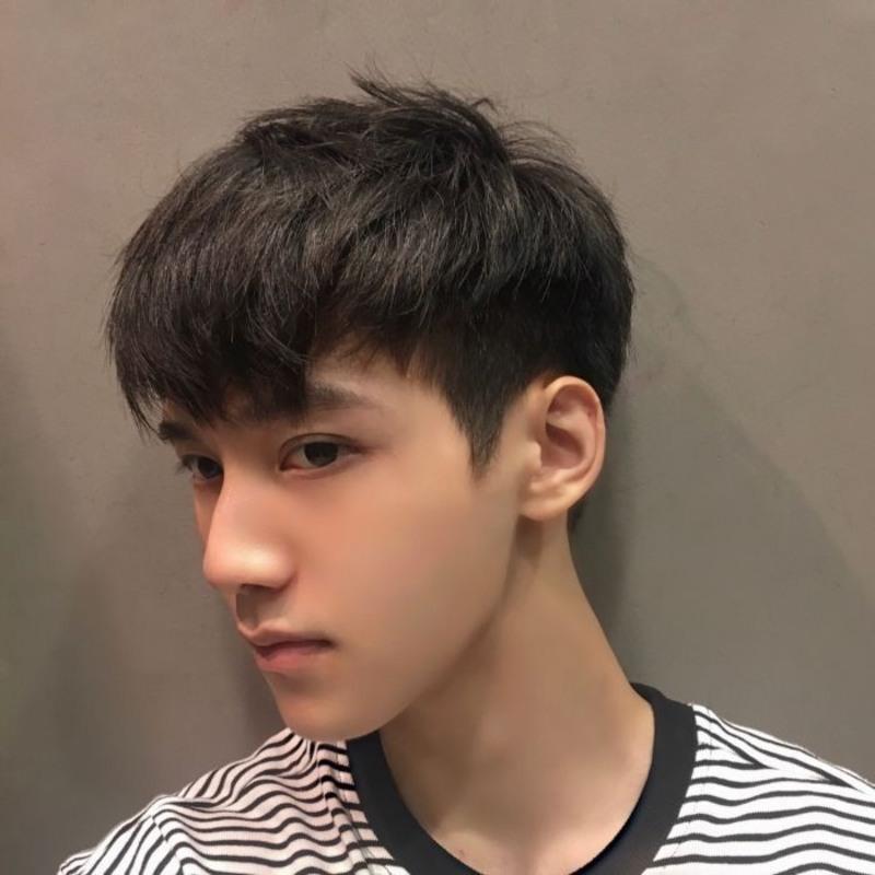 男短发(男短发头型)