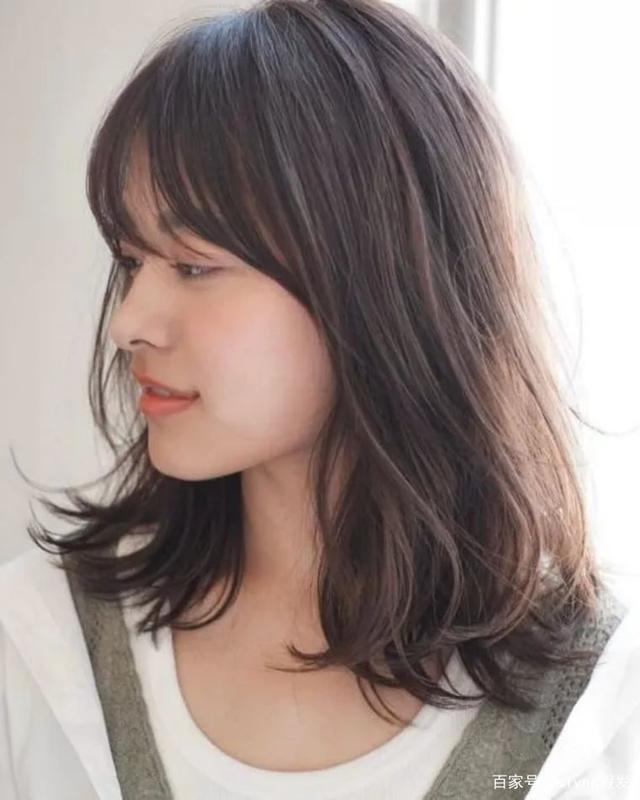 鹅蛋脸最火发型(小脸型适合什么样的发型图片) 鹅蛋脸最火发型(小脸型适合什么样的发型图片)