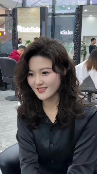 鹅蛋脸最火发型(小脸型适合什么样的发型图片) 鹅蛋脸最火发型(小脸型适合什么样的发型图片)