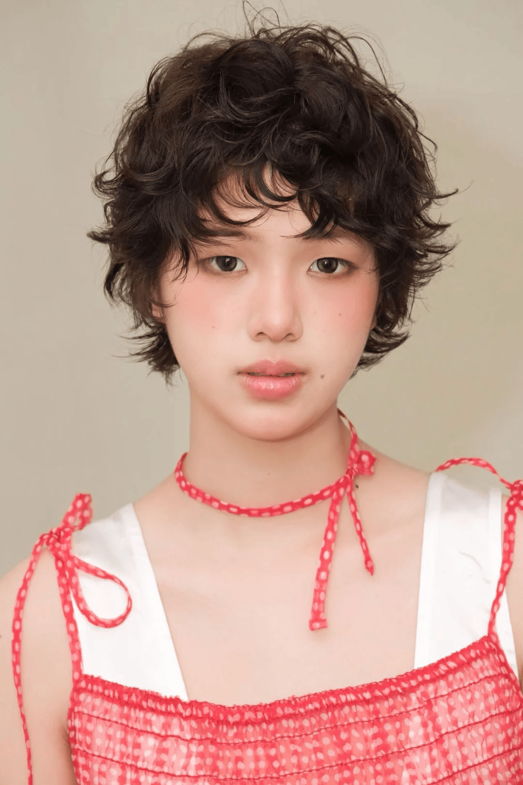 圆脸适合什么发型女2022图片(圆脸适合什么发型女2022图片大全)