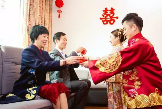 改口敬茶主持词简洁(婚礼敬茶改口主持词以及改口费)