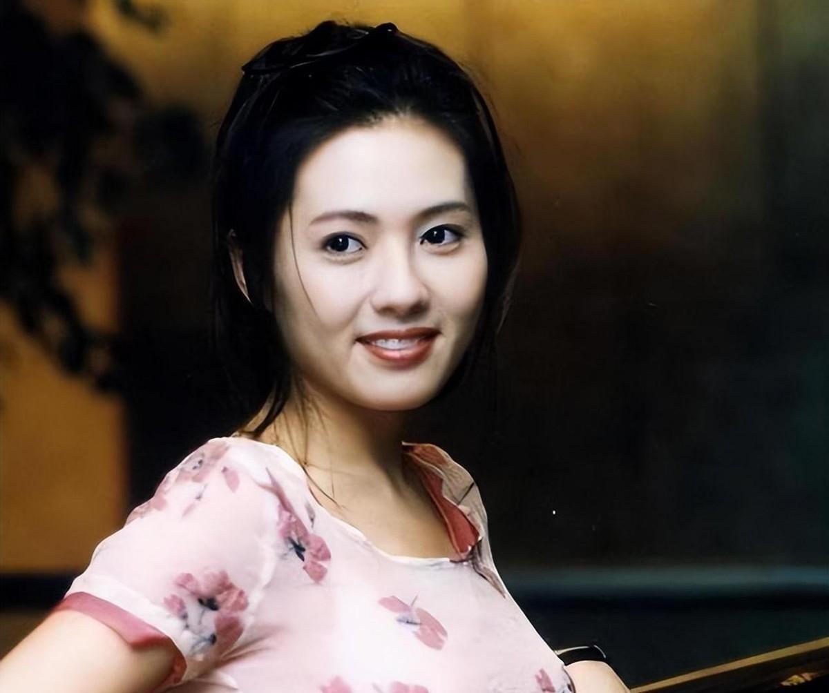 包含香港全部三级艳星的词条