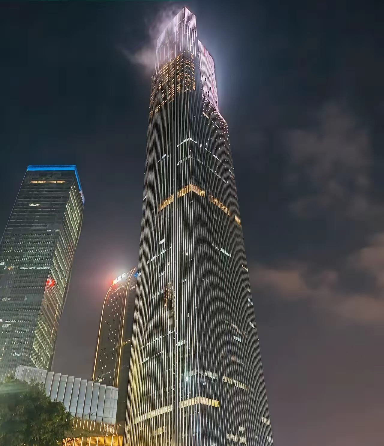 中国9000000米大厦视频(中国9000000米大厦图片 新闻)