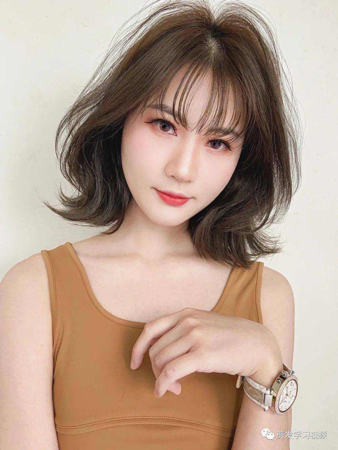 2022女士最新款发型(流行发型2025最新款女)
