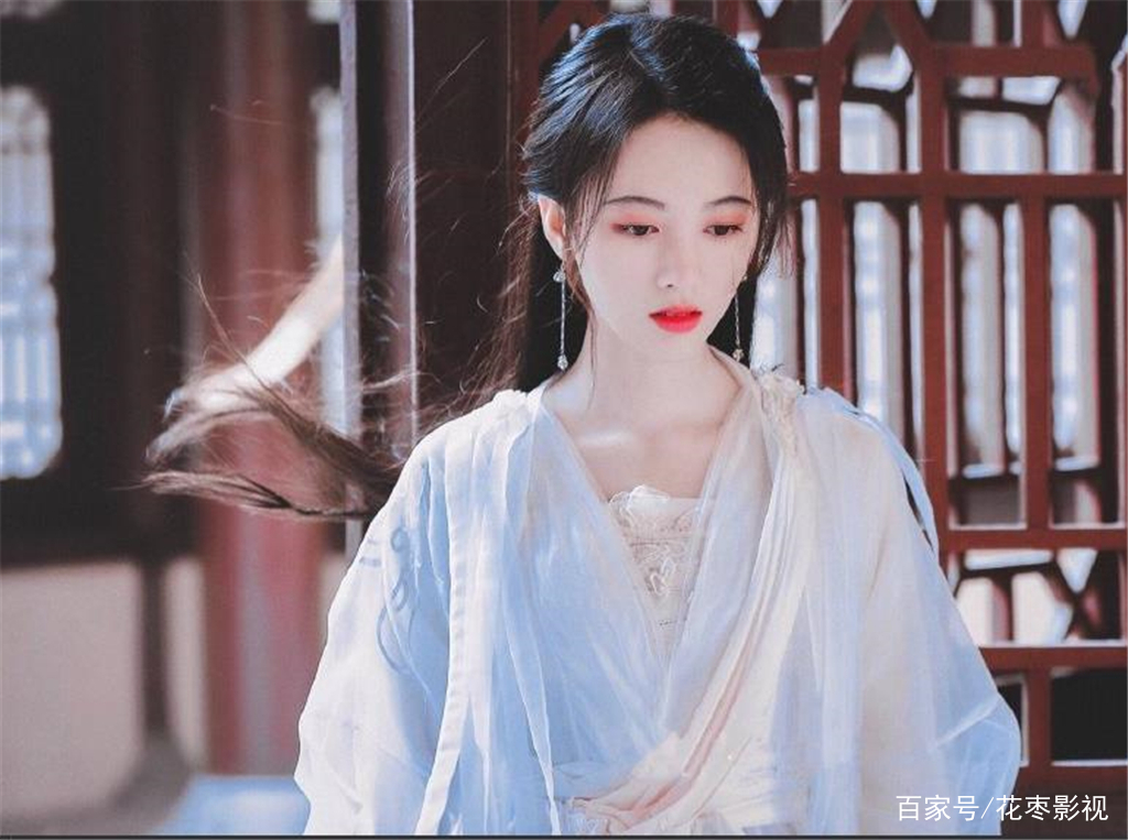 穿越成已婚军嫂自带空间(穿越成已婚军嫂又懒又作鹿白)