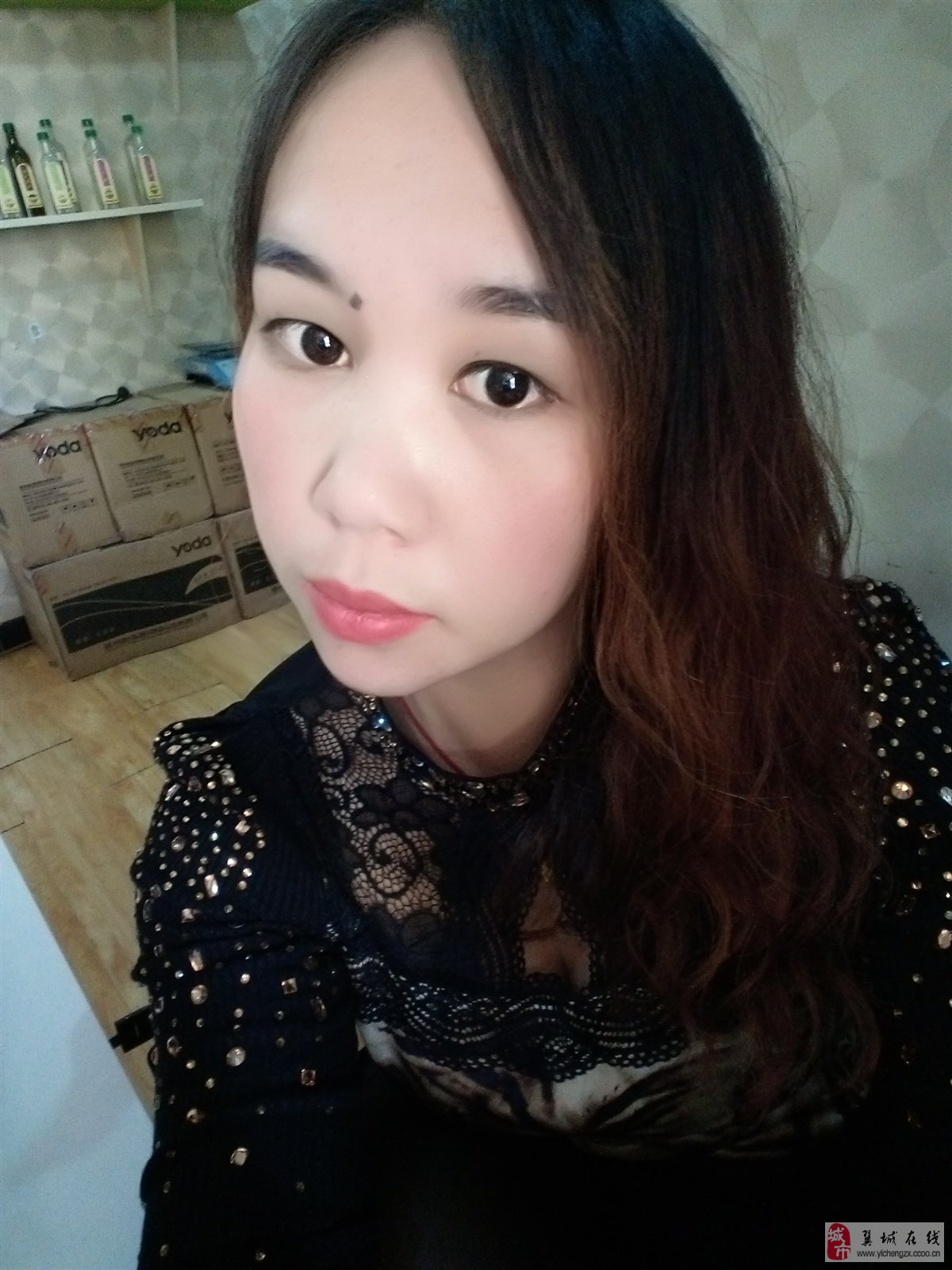 鱼骨头周老板娘(鱼骨头周老板娘的写讲的啥)