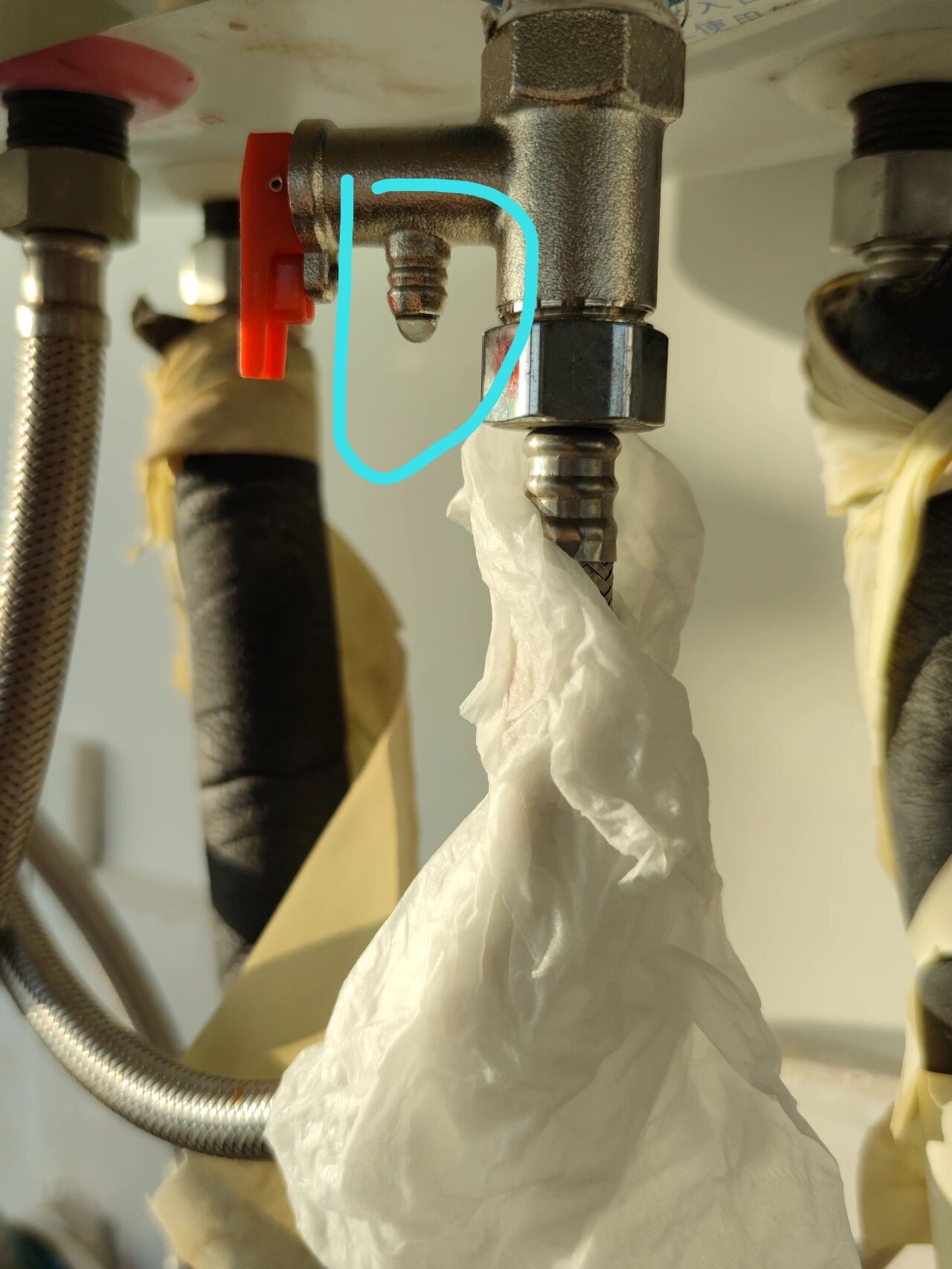 热水器泄压阀一直滴水(热水器泄压阀一直滴水怎么办关闭电源可以吗) 热水器泄压阀一直滴水(热水器泄压阀一直滴水怎么办关闭电源可以吗)