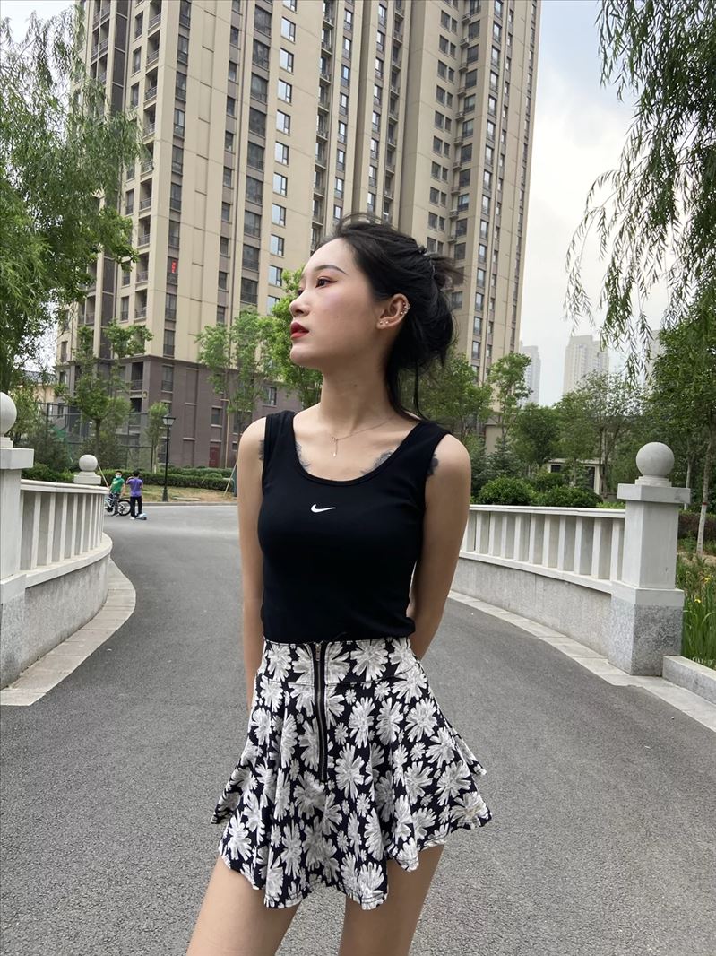 瘦瘦小小的女生(瘦瘦小小的女生适合佩戴什么手串)