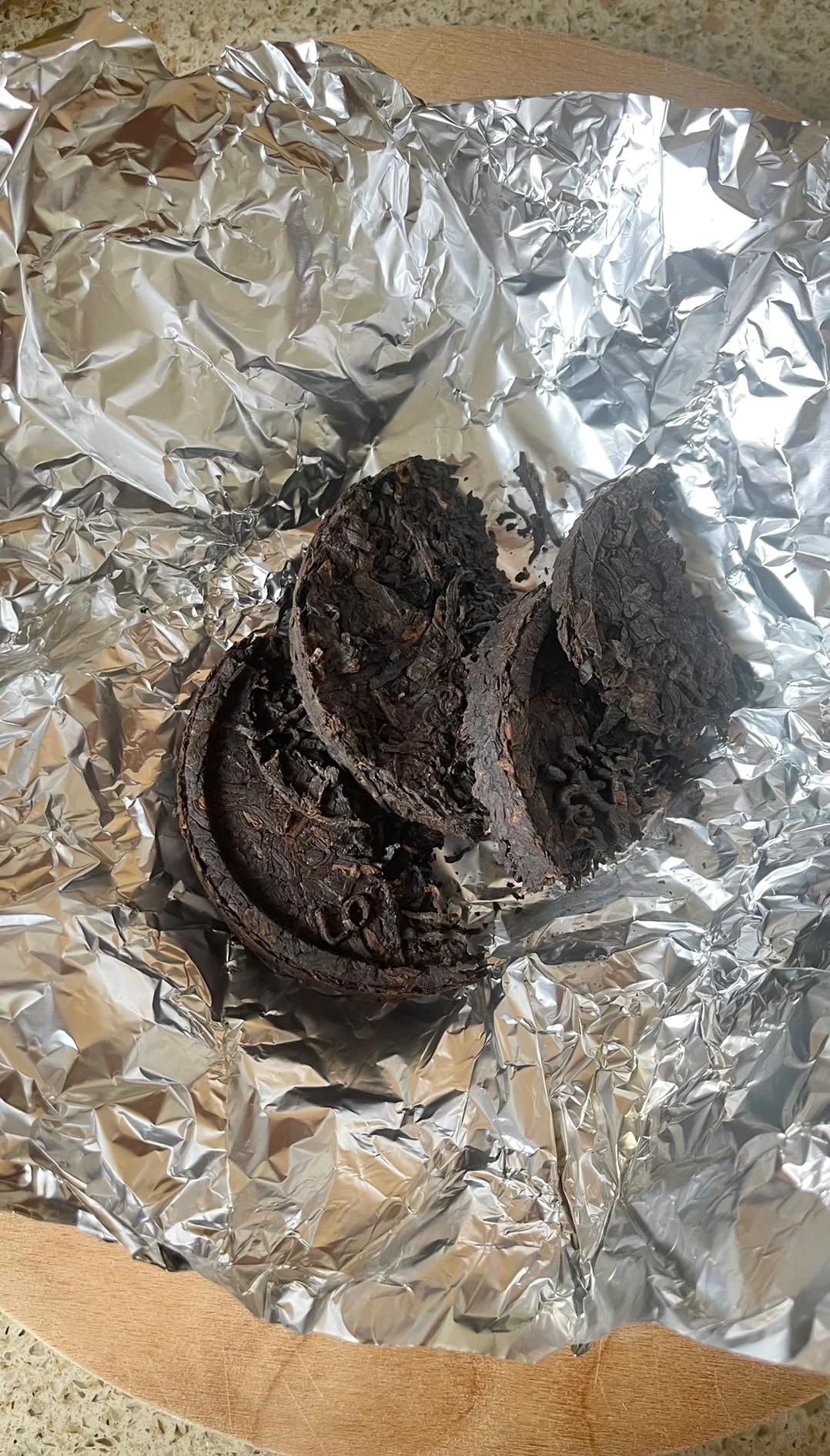 普洱茶砖如何正确撬茶(撬开普洱茶的茶砖用什么工具)