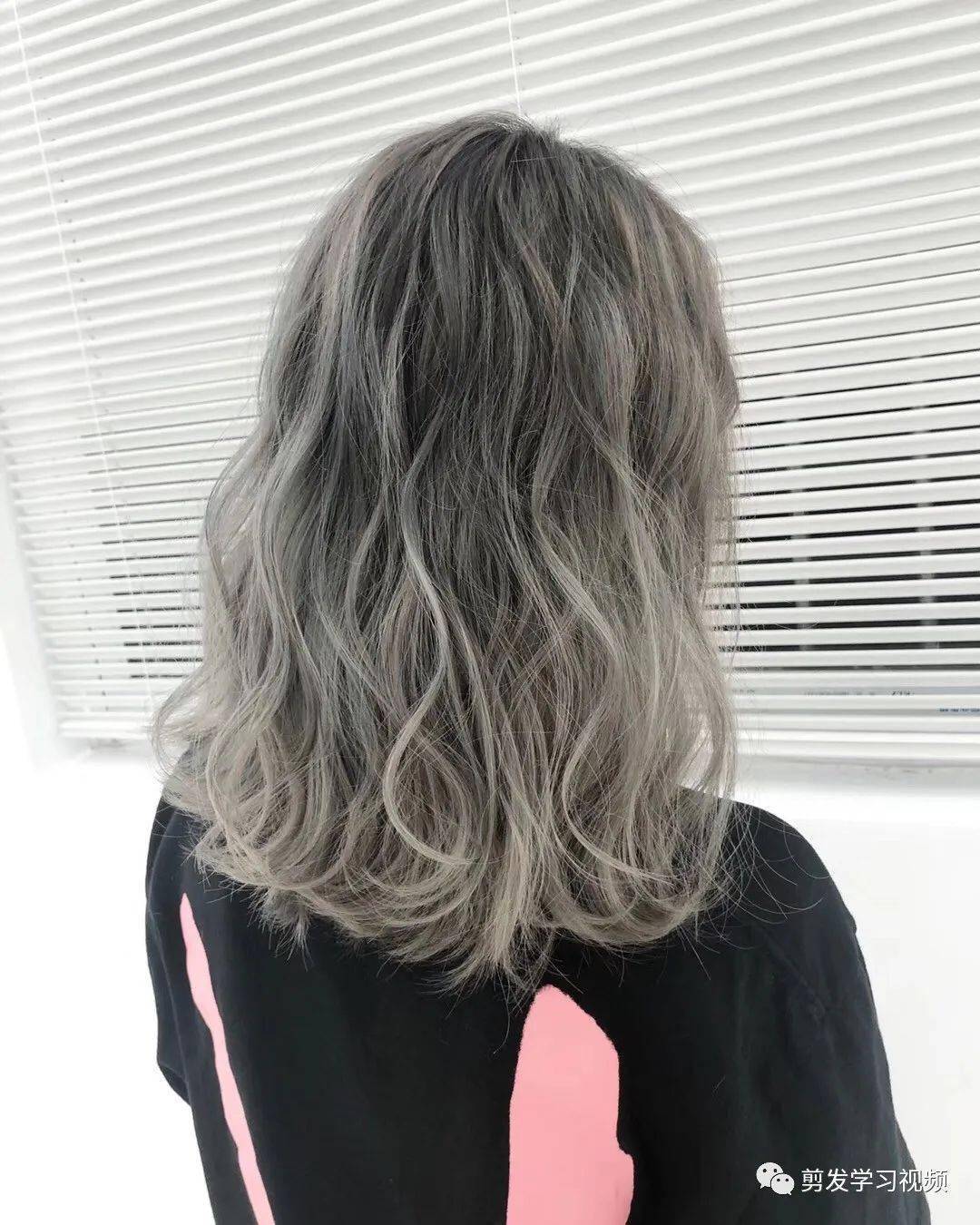纹理烫女中长发(纹理烫女中长发型图片)