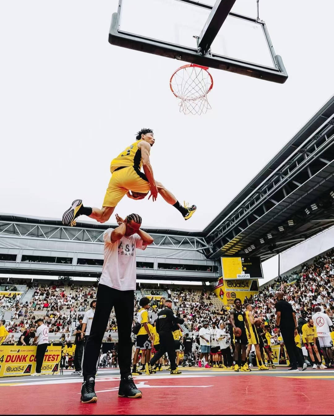 nba最矮扣篮王1.6米(nba专栏最矮的能扣篮的人是多高?)