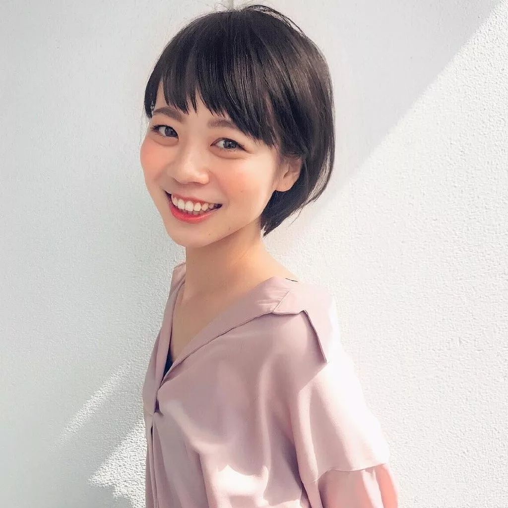 日式短发发型女图片(日式短发发型2021年最新款女图片)