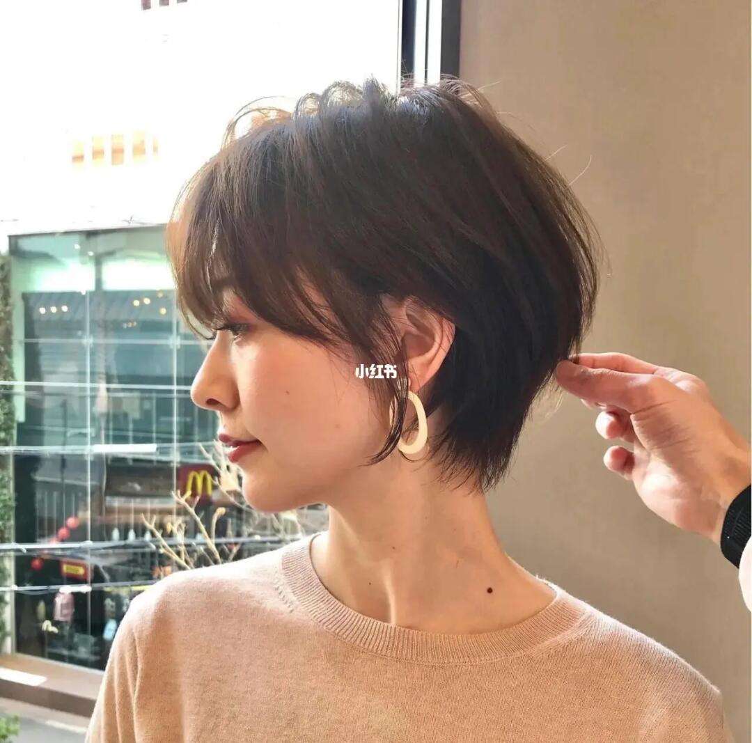 日式短发发型女图片(日式短发发型2021年最新款女图片)