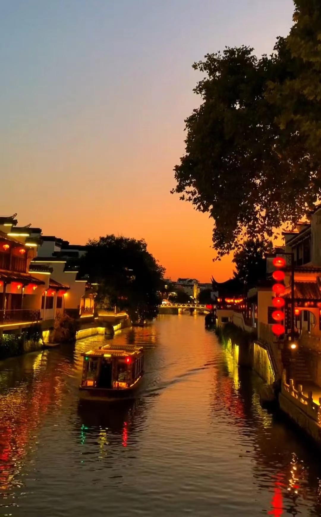 秦淮河诗句(秦淮河诗句纸醉金迷)