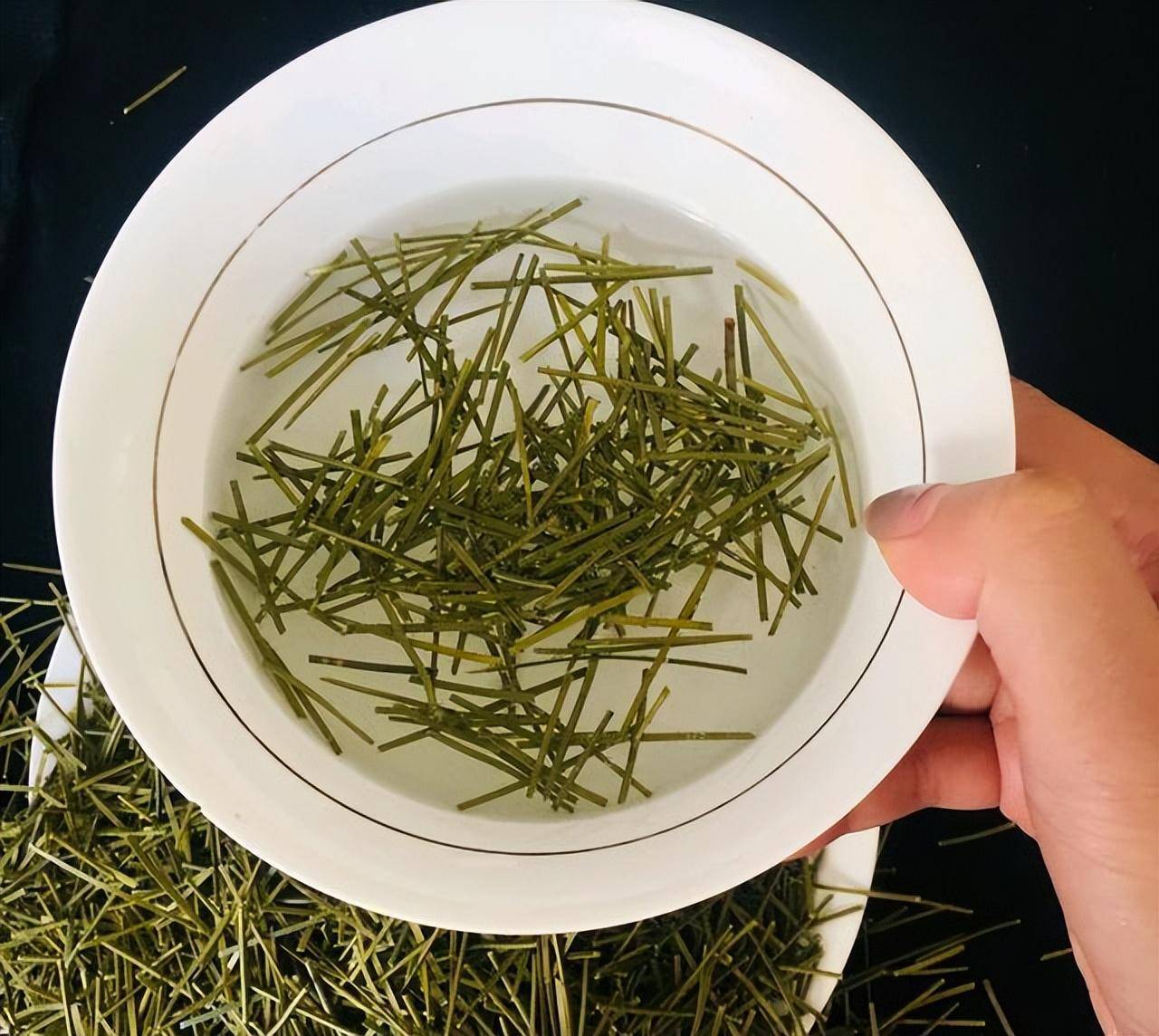 松针茶的功效与作用及禁忌(松针茶的功效与作用及禁忌是什么?哪些人群不适合饮用?) 松针茶的功效与作用及禁忌(松针茶的功效与作用及禁忌是什么?哪些人群不适合饮用?)