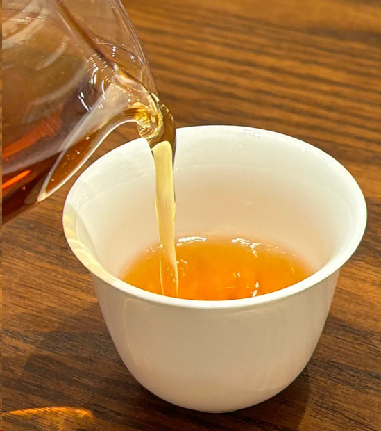 红茶隔夜还能喝吗(泡的隔夜茶还能喝吗) 红茶隔夜还能喝吗(泡的隔夜茶还能喝吗)