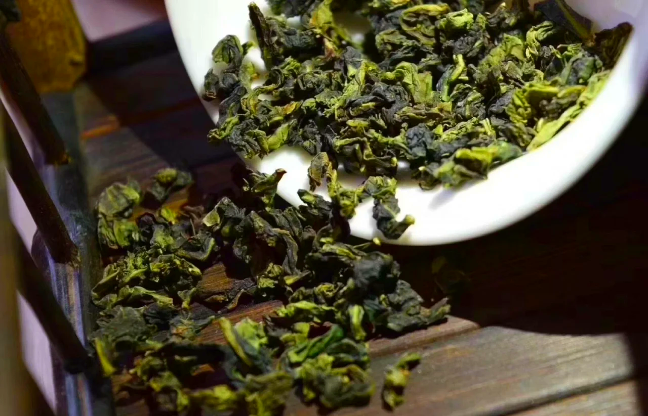 铁观音茶叶属于哪类茶(铁观音茶叶属于哪类茶,立冬后喝好吗)