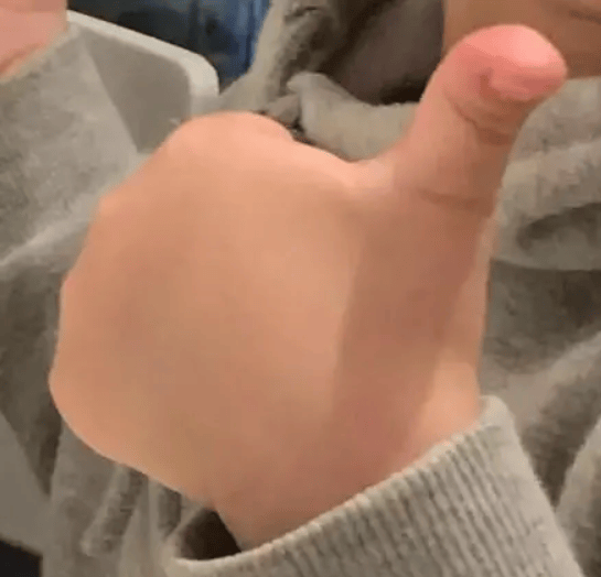拍手称快(拍手称快的拼音)